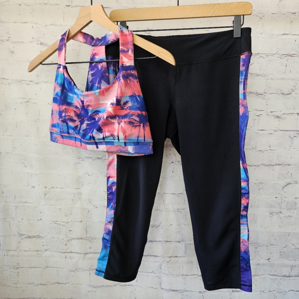 Gap Geo Palm Tree Print Sports Bra and Capri Legging Set Medium